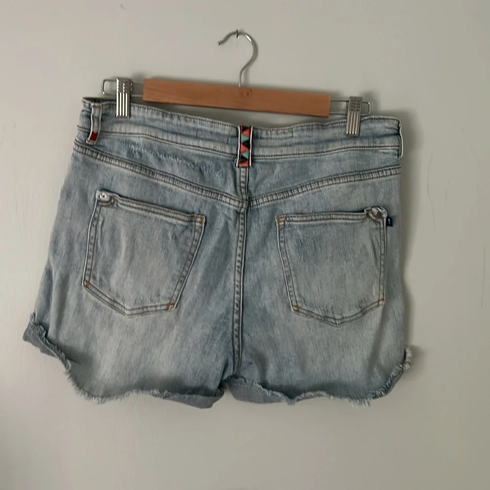 Anthropologie Mid-Rise Jean Shorts - Picture 3 of 3
